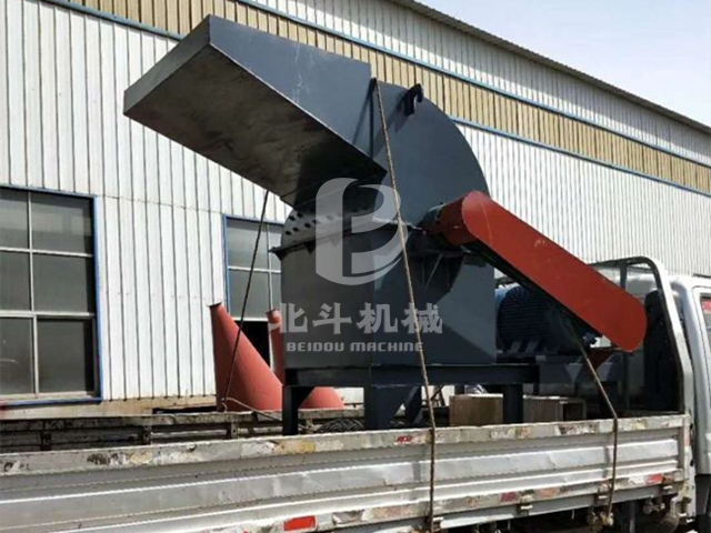 木材粉碎機裝車發往云南